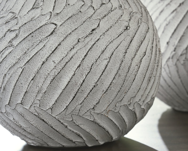 Shelvie Vase