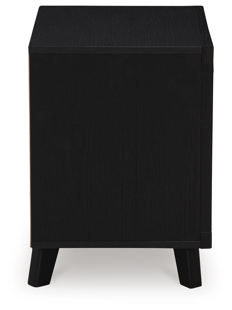 Danziar Panel Headboard Bedroom Set