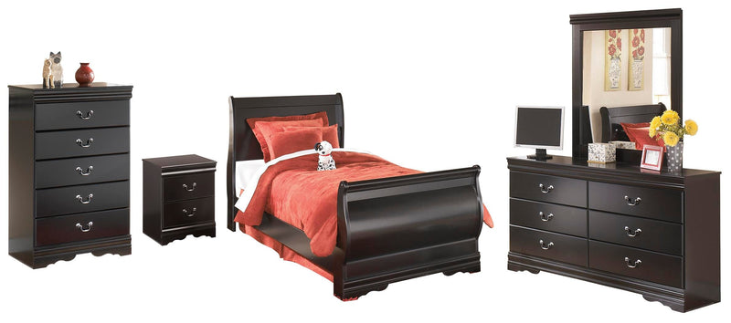 Huey Vineyard Sleigh Bed Bedroom Set