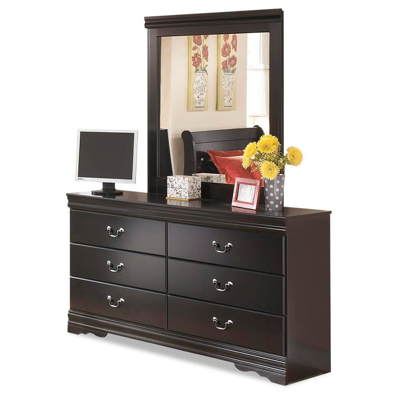 Huey Vineyard Sleigh Bed Bedroom Set