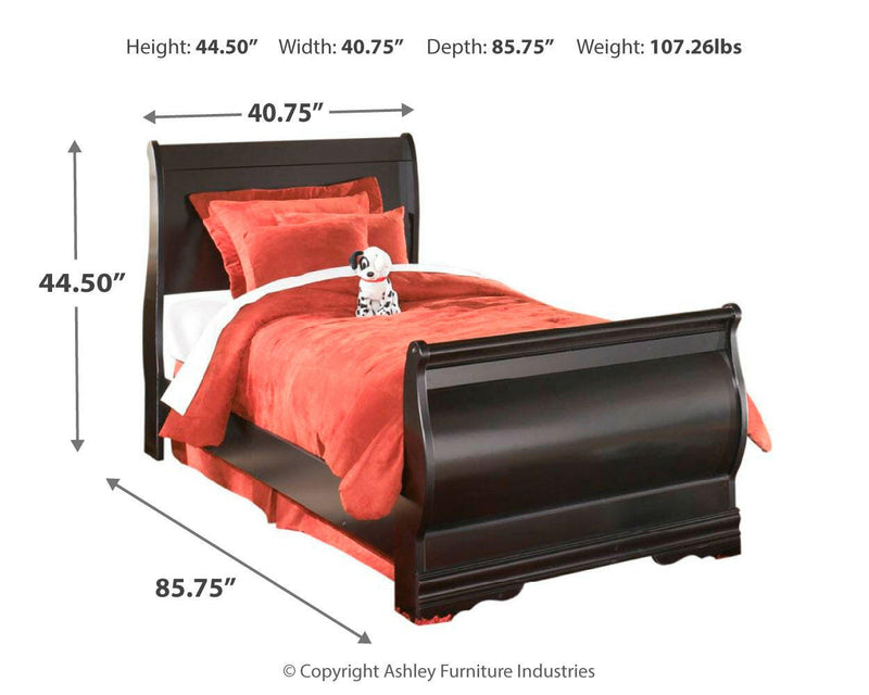 Huey Vineyard Sleigh Bed Bedroom Set