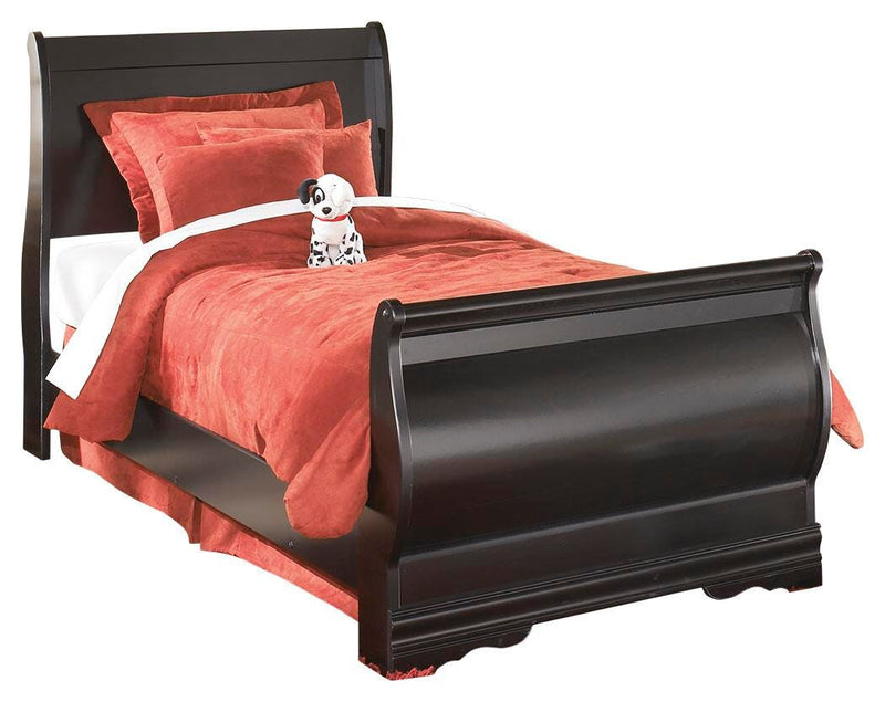 Huey Vineyard Sleigh Bed Bedroom Set