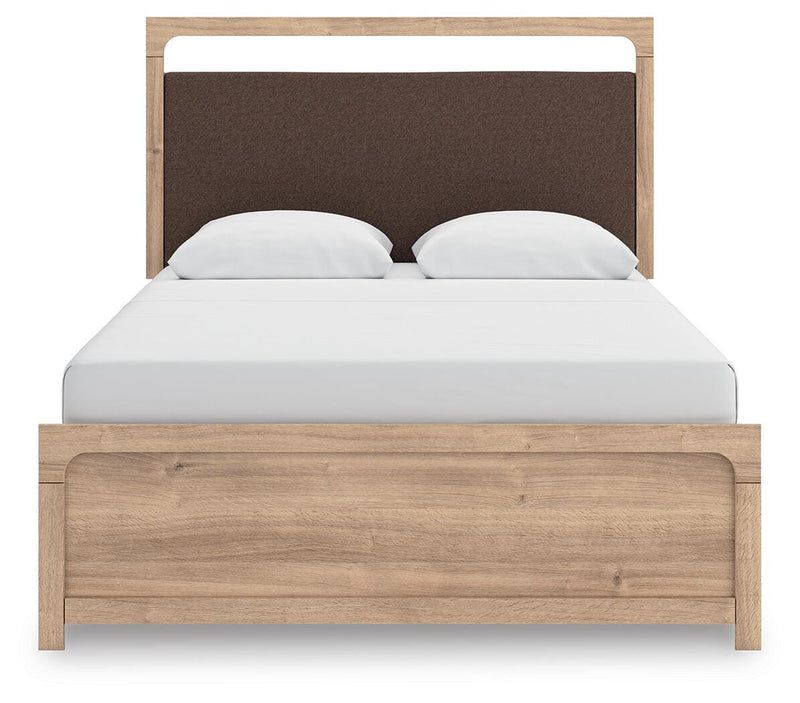 Kinlanni Upholstered Panel Bed Bedroom Set