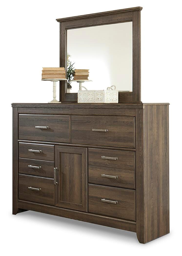 Juararo Poster Bed Bedroom Set