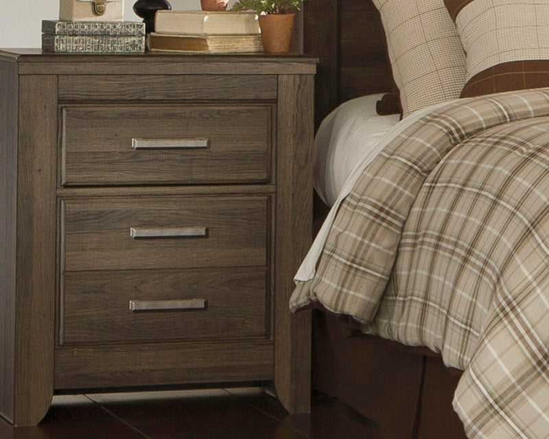 Juararo Poster Bed Bedroom Set
