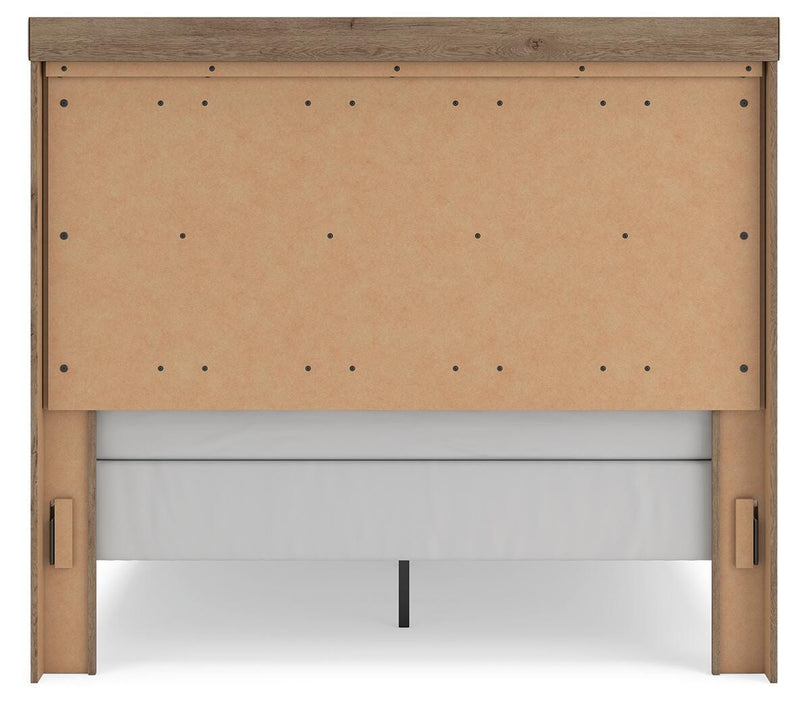 Garistyn Panel Bed