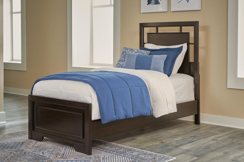 Covetown Panel Bed Bedroom Set