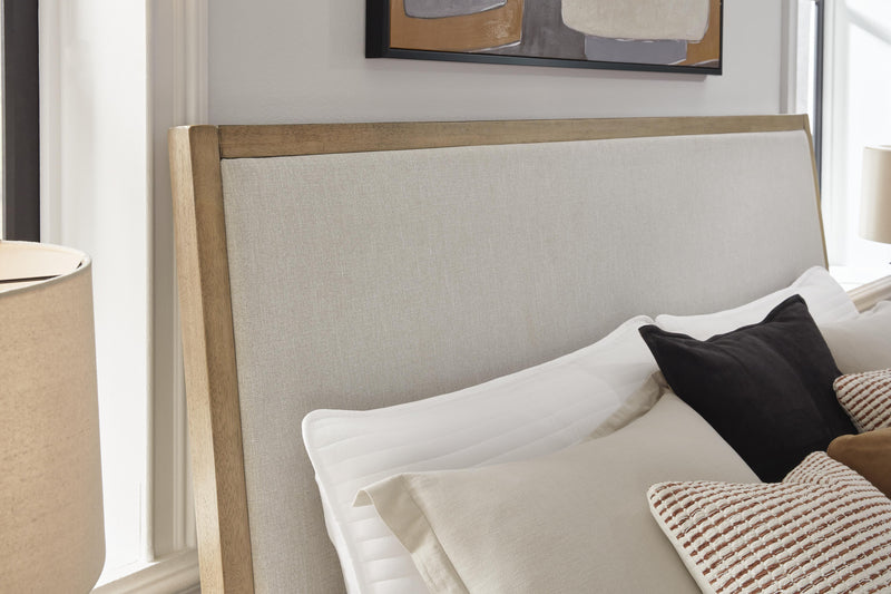 Tomtyn Upholstered Bed