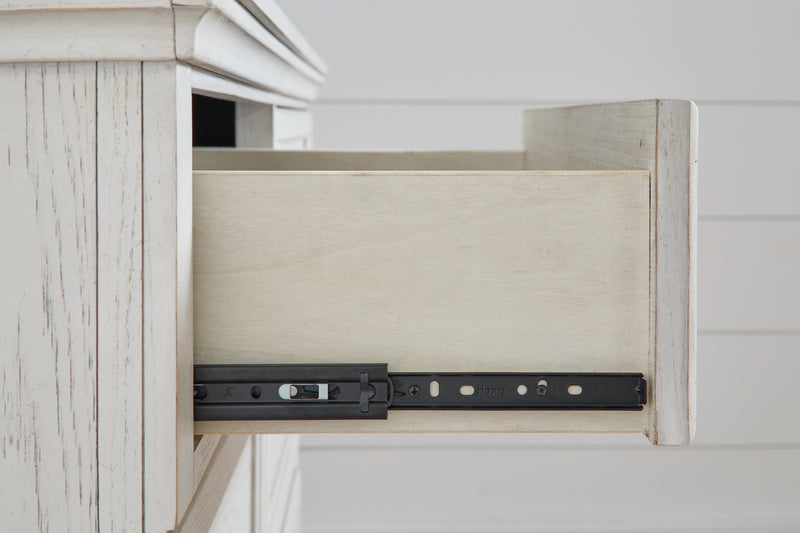 Robbinsdale Dresser & Chest