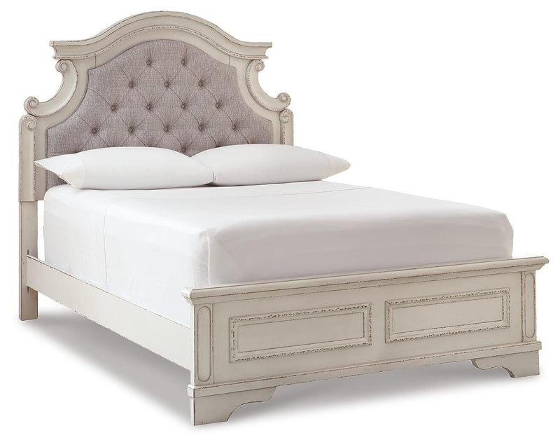 Realyn Panel Bed Bedroom Set