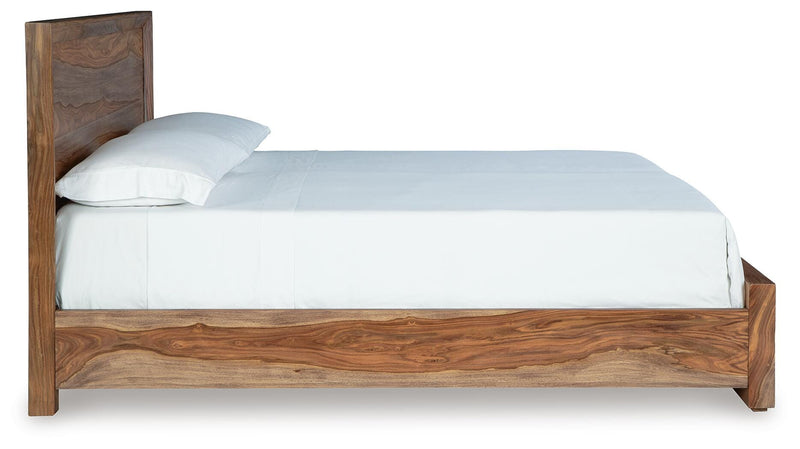 Dressonni Panel Bed Bedroom Set