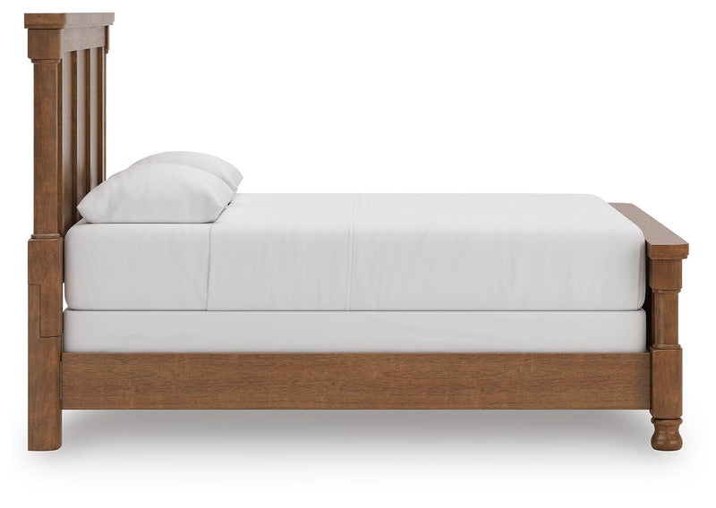 Rowlenstown Poster Bed Bedroom Set