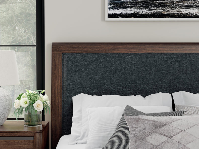 Kendamor Upholstered Panel Bed