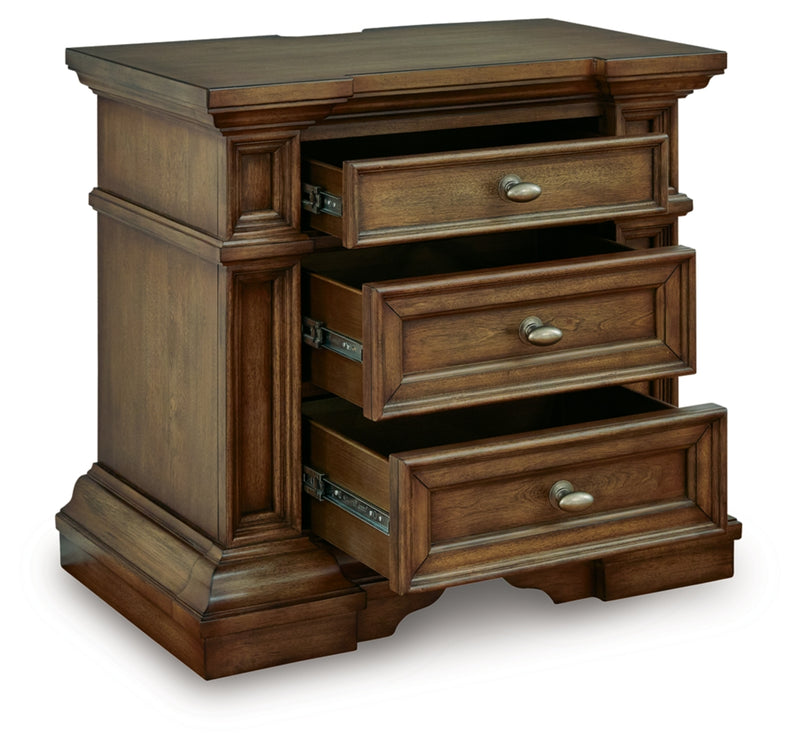 Mesa de noche Channley de tres cajones