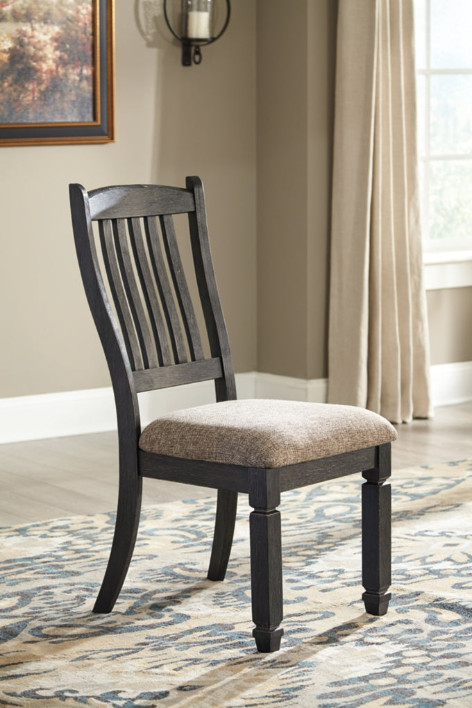 Tyler Creek Dining Set (Up to 6 Barstools)