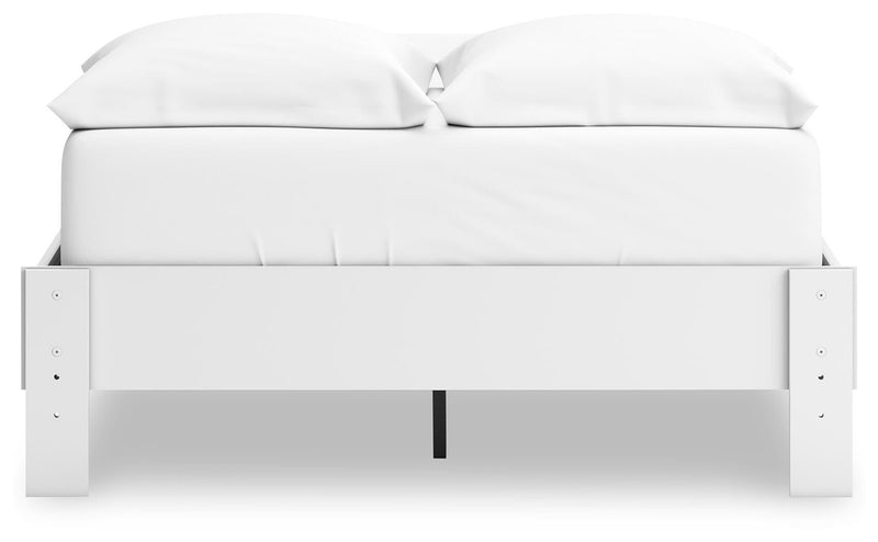 Hallityn Platform Bed