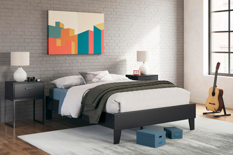 Socalle Platform Bed