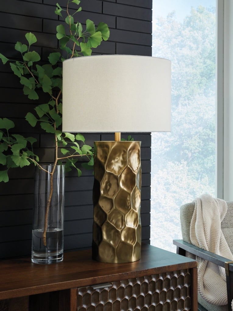 Marshawn Metal Table Lamp