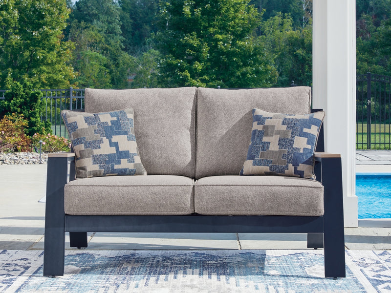 Mabry Shores Outdoor Seating