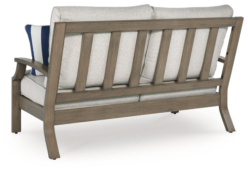 Rainier Ranch Outdoor Seating