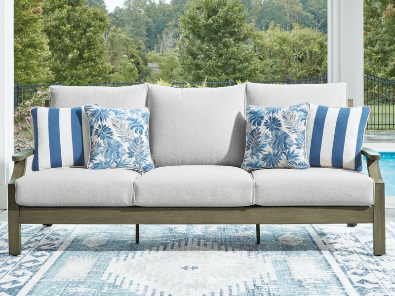 Rainier Ranch Outdoor Seating