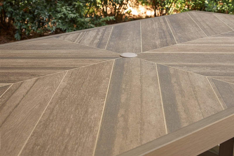 Mesa de comedor rectangular Revare Beach con opción de sombrilla