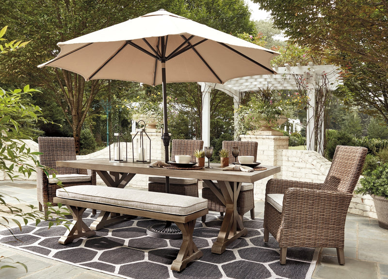Mesa de comedor Beachcroft RECT con opción de sombrilla