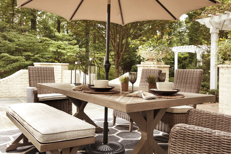 Mesa de comedor Beachcroft RECT con opción de sombrilla