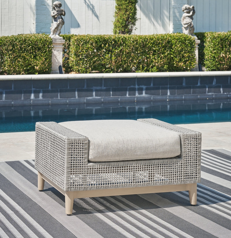 Seton Creek Outdoor Seating