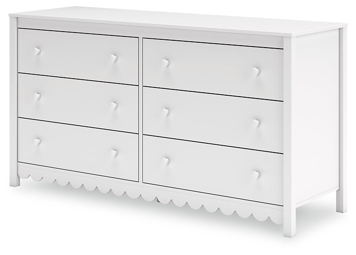 Hallityn Six Drawer Dresser